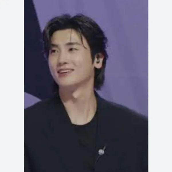 The most loved look of Park Hyungsik today