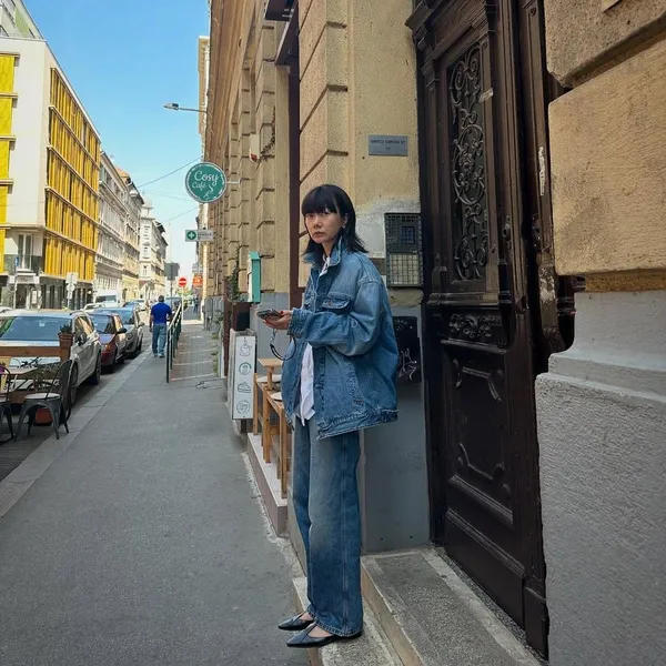 Popular photo full of fans’ love for Bae Doona