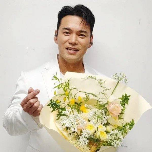 Popular photo full of fans’ love for Lee Jung