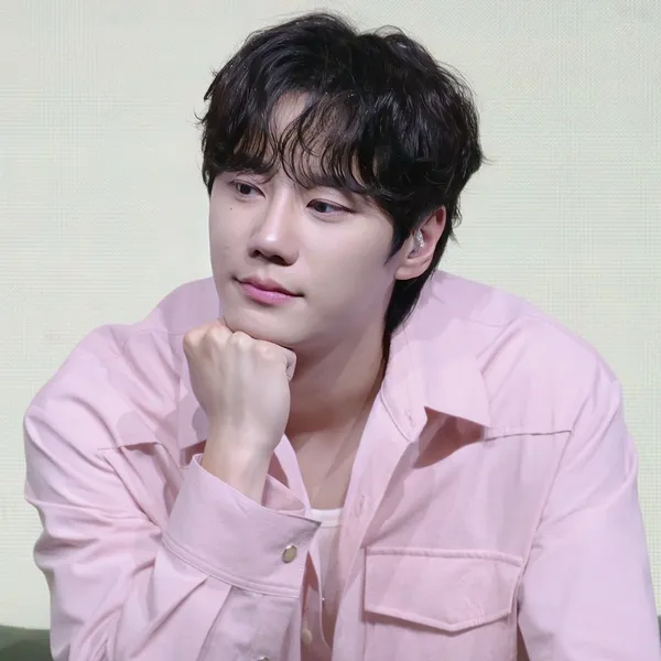 Popular photo full of fans’ love for Lee Junyoung