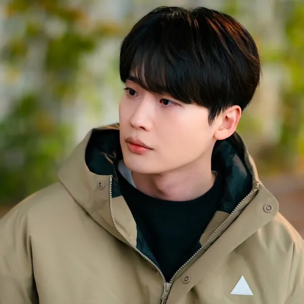 Popular photo full of fans’ love for Lee Jongsuk