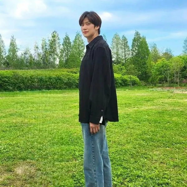 Popular photo full of fans’ love for Na Inwoo