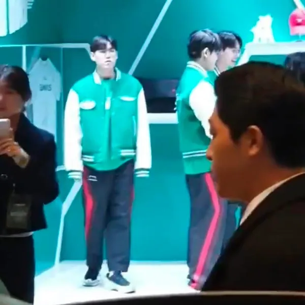 Popular photo full of fans’ love for Oner