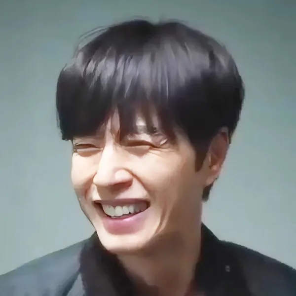 The most loved look of Park Haejin today