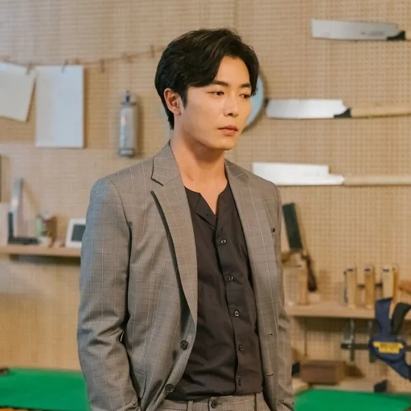 오늘 가장 사랑받은 김재욱의 모습
