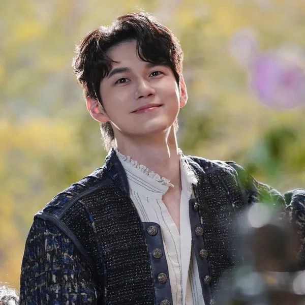 The most loved look of Ong Seongwu today