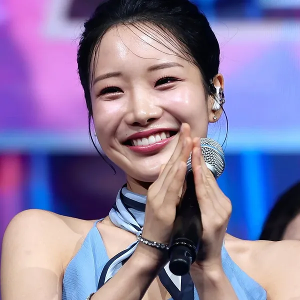 Popular photo full of fans’ love for Kim Soyeon (2004)