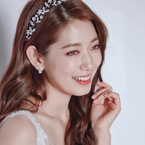 The most loved look of Park Shinhye today