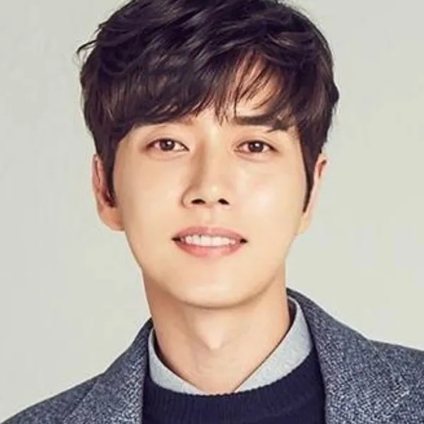The most loved look of Park Haejin today