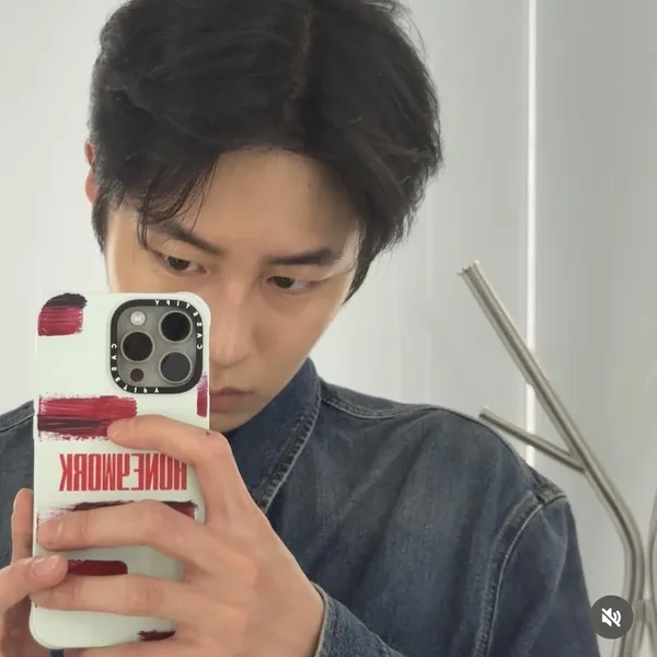 Popular photo full of fans’ love for Lee Jaewook