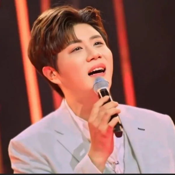 Popular photo full of fans’ love for Jin Haesung