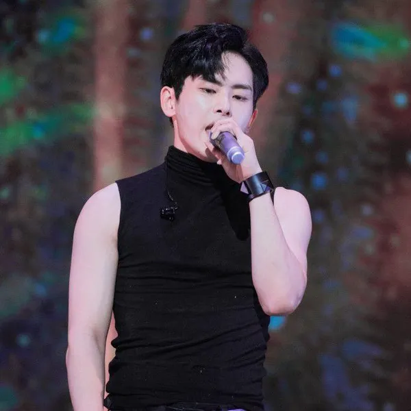 Top moment of Hoya chosen by fans