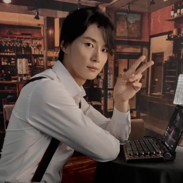 Popular photo full of fans’ love for Yoon Shiyoon