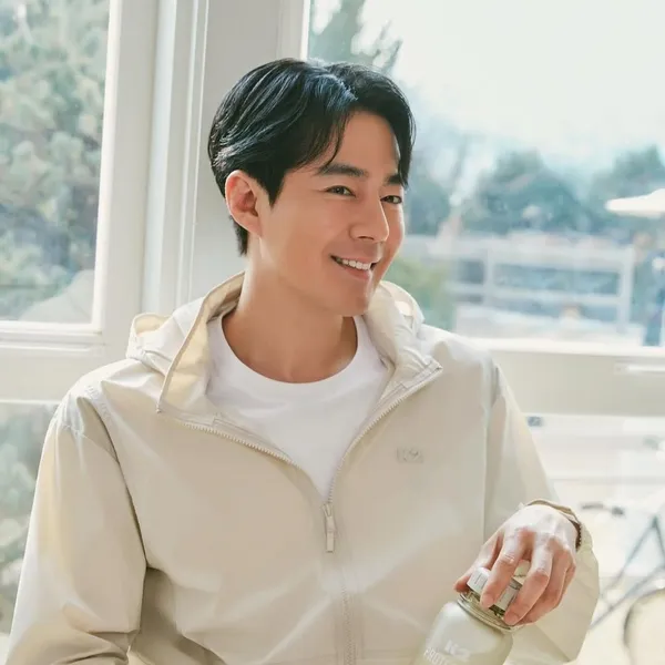 Popular photo full of fans’ love for Jo Insung