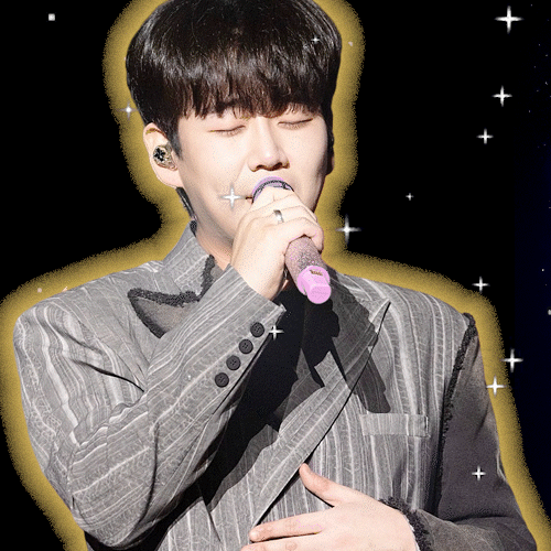 Popular photo full of fans’ love for Hwang Youngwoong