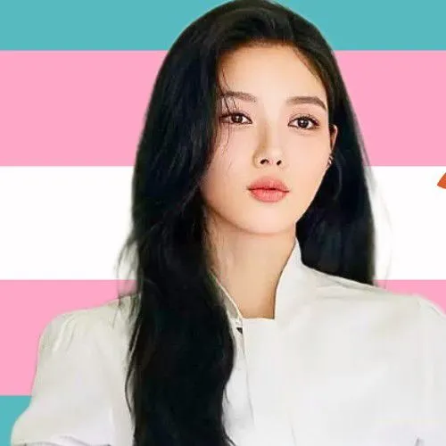 Popular photo full of fans’ love for Kim Youjung