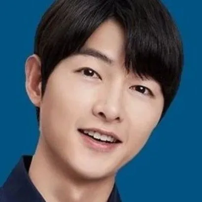 Foto populer Song Joongki yang penuh cinta dari penggemar