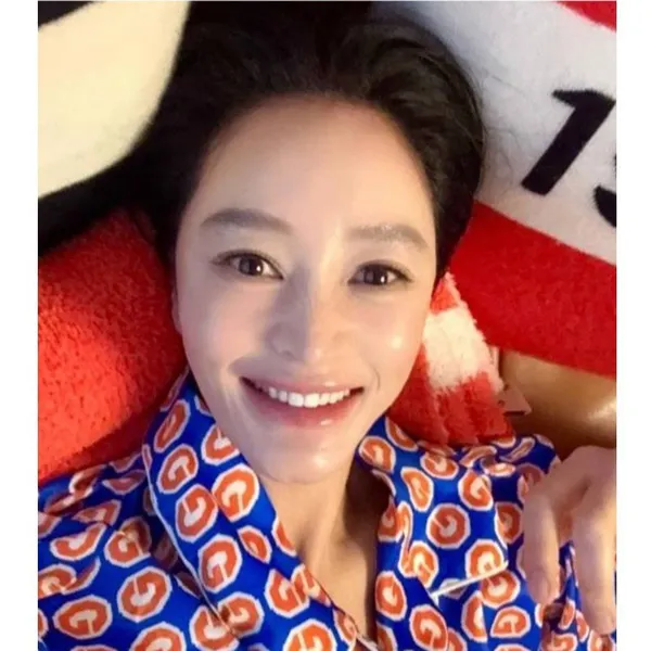 充滿粉絲愛的金惠秀人氣照片