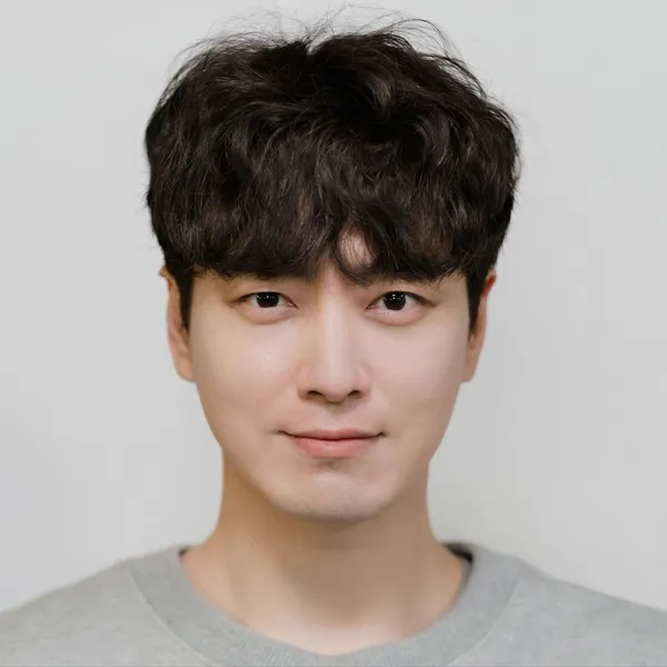 Popular photo full of fans’ love for Lee Joonhyuk