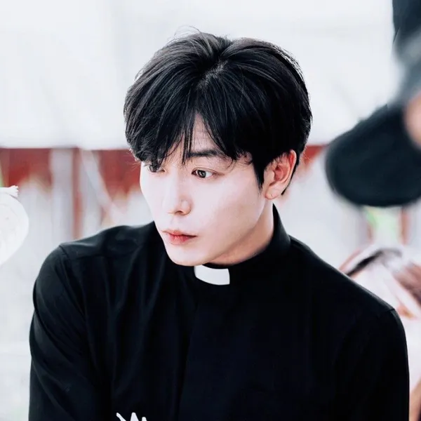 Popular photo full of fans’ love for Kim Jaewook