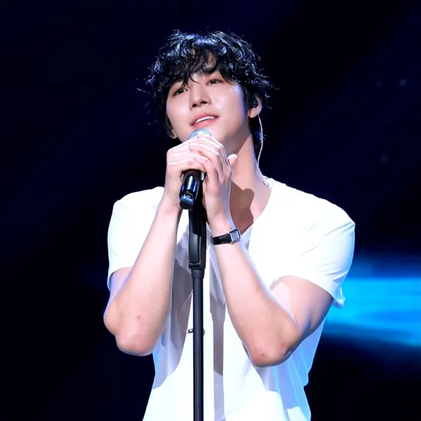 The most loved look of Ahn Hyoseop today
