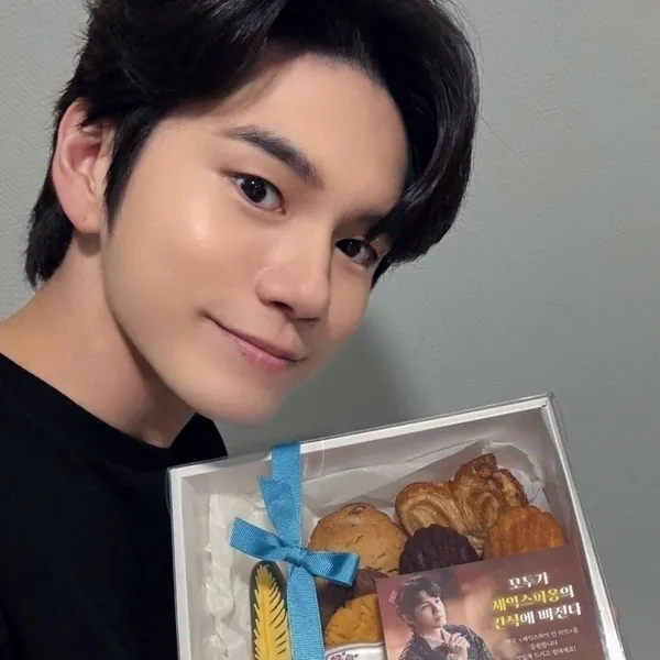 Popular photo full of fans’ love for Ong Seongwu