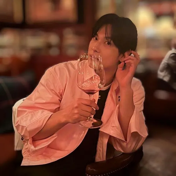 Popular photo full of fans’ love for Lim Siwan