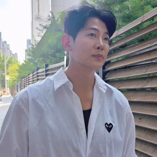 The most loved look of Kim Yongpil today