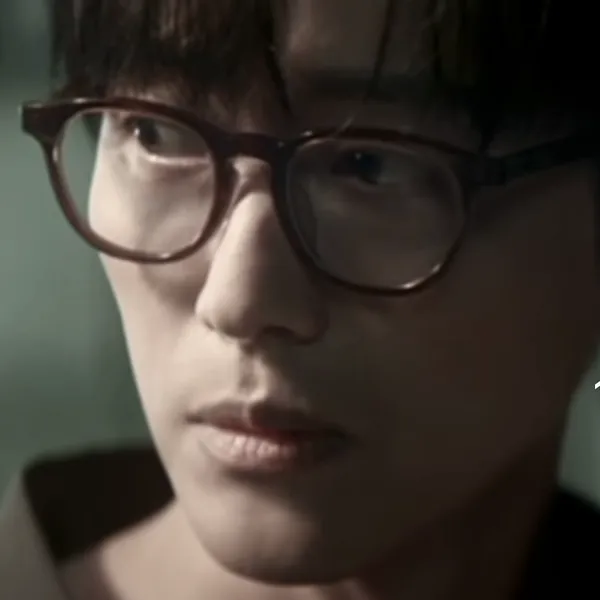 Popular photo full of fans’ love for Namkoong Min