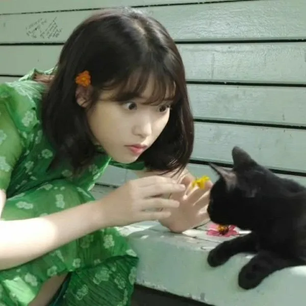 Foto populer IU yang penuh cinta dari penggemar