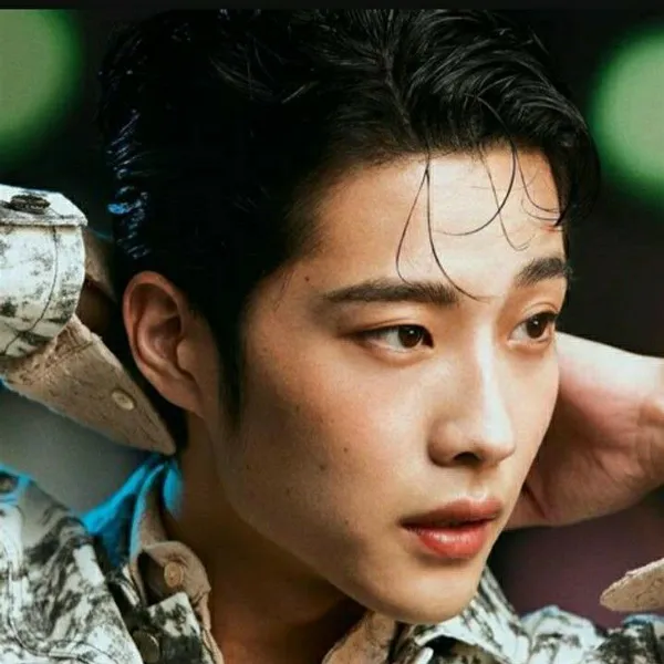 The most loved look of Lee Jongwon today