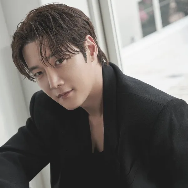 The most loved look of Choi Jinhyuk today