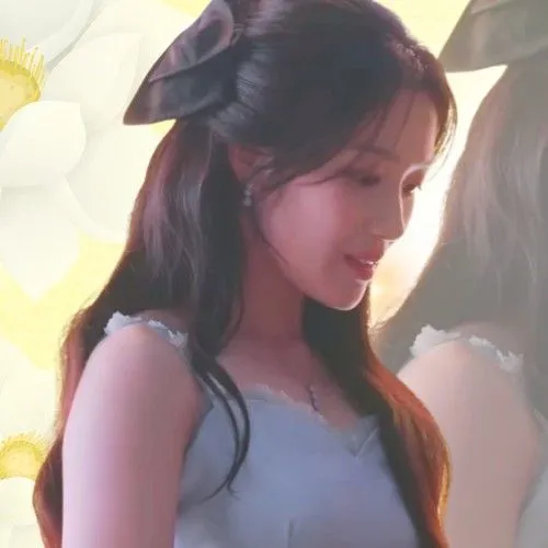 The most loved look of Kim Hyeyoon today
