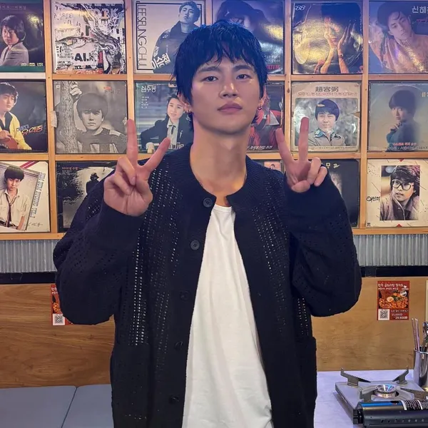 The most loved look of Seo Inguk today