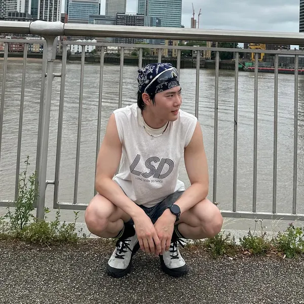 Popular photo full of fans’ love for Suho