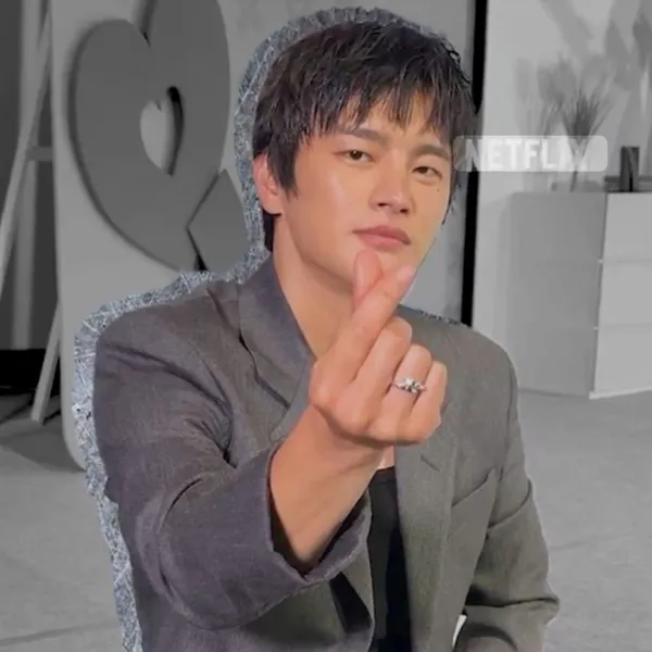 Popular photo full of fans’ love for Seo Inguk
