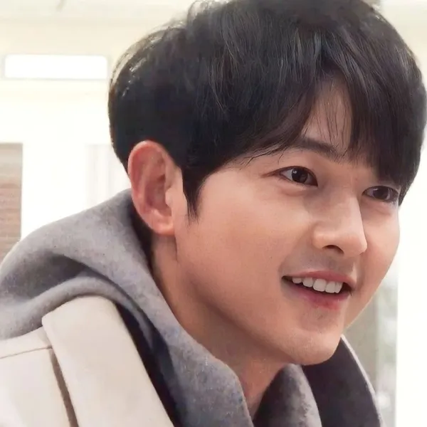 The most loved look of Song Joongki today