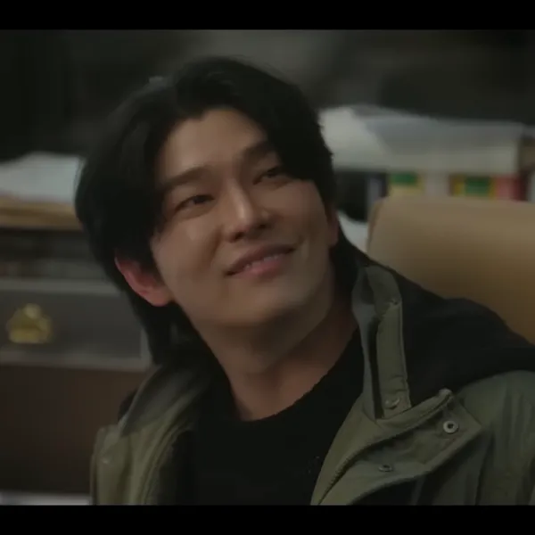 The most loved look of Yoon Kyunsang today