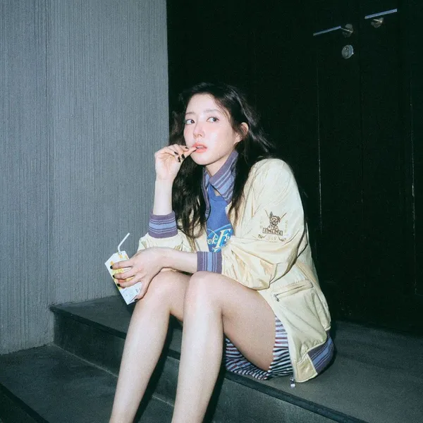 Foto populer Lee Seyoung yang penuh cinta dari penggemar