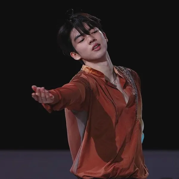 Foto profil populer Cha Junhwan yang dipilih melalui voting