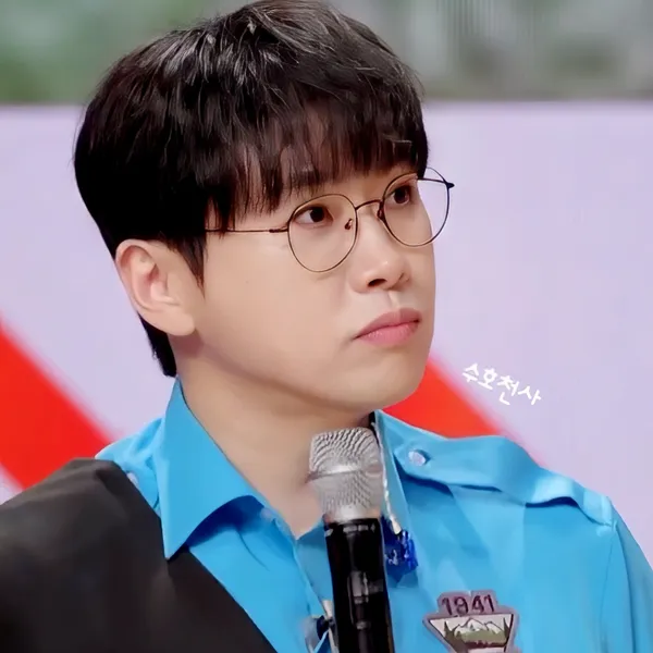 Popular photo full of fans’ love for Chungil