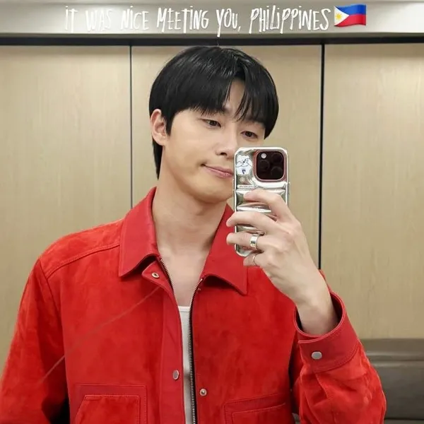 The most loved look of Park Seojoon today
