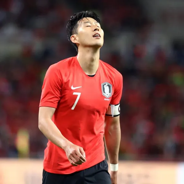 Popular photo full of fans’ love for Son Heungmin