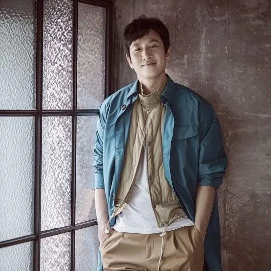 Top moment of Lee Sunkyun chosen by fans