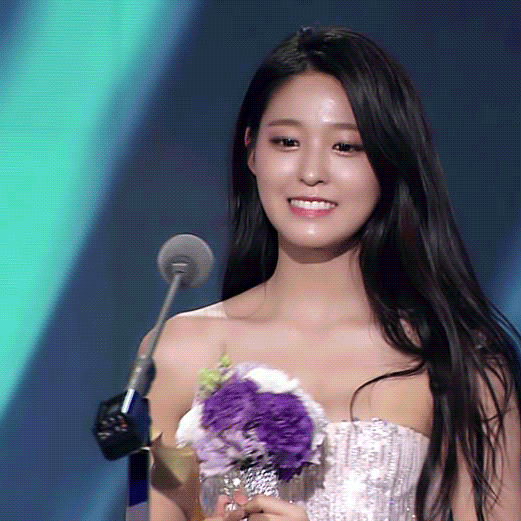 Popular photo full of fans’ love for Seolhyun