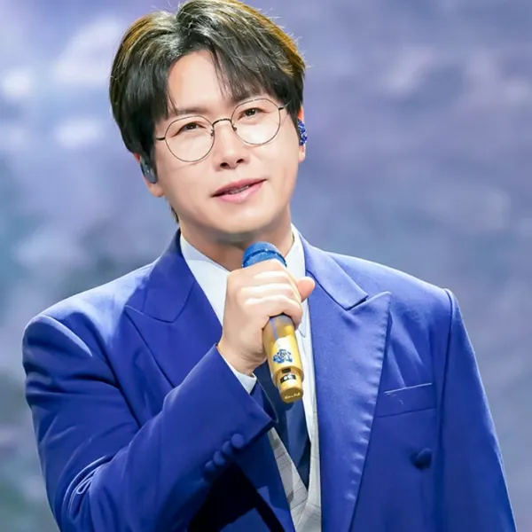 Popular photo full of fans’ love for Chungil