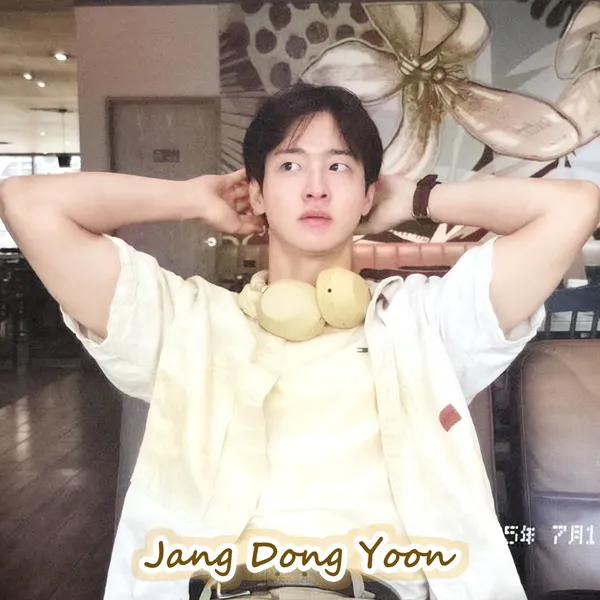 The most loved look of Jang Dongyoon today