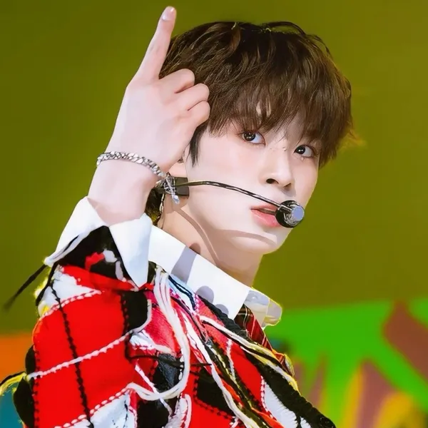 The most loved look of Jeong Dongwon today