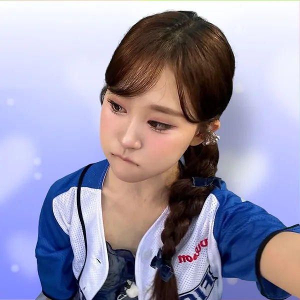 The most loved look of Kim Dahyun today