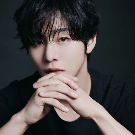 The most loved look of Ahn Hyoseop today